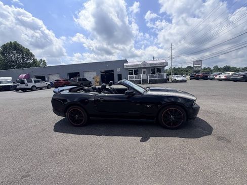 Used 2010 Ford Mustang GT Premium RWD image 8