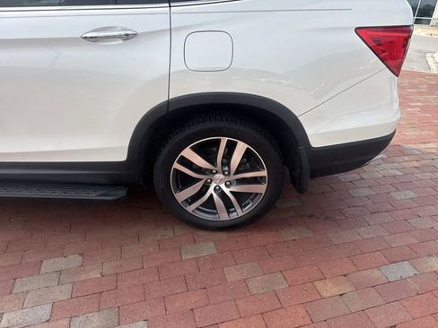 Used 2017 Honda Pilot Touring image 6