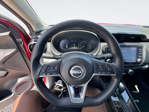 Used 2024 Nissan Kicks SV FWD image 18