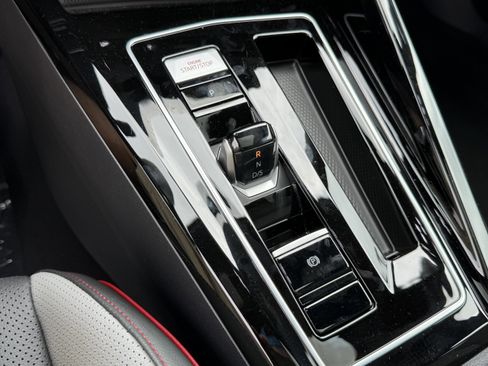 New 2025 Volkswagen GTI SE image 5