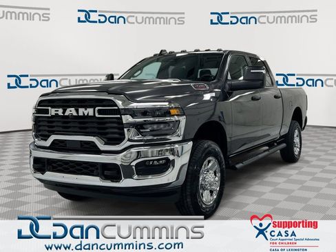 Used 2025 RAM 2500 Tradesman AWD/4WD image 1