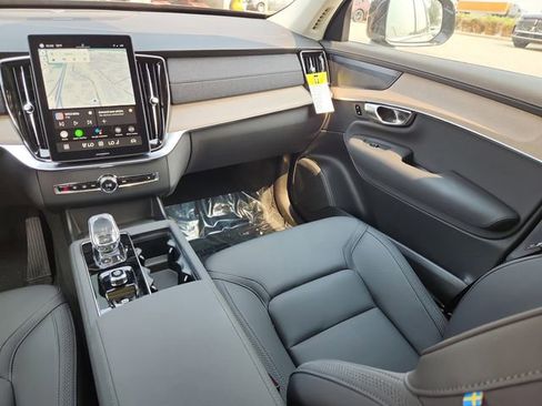 New 2025 Volvo XC90 B5 Plus w/ Protection Package Premier image 12