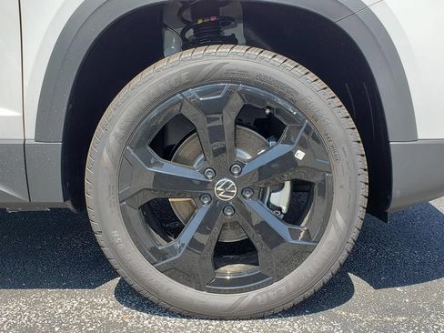 New 2026 Volkswagen Taos SE AWD/4WD image 12