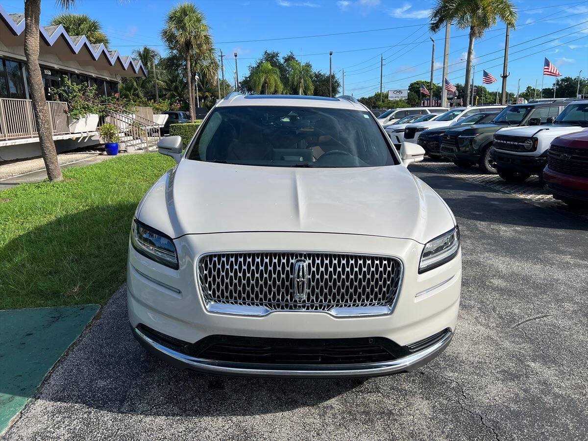 Used 2023 Lincoln Nautilus Reserve w/ Equipment Group 201A FWD image 3