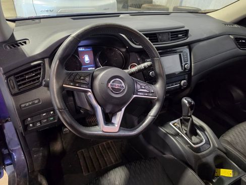 Used 2018 Nissan Rogue SV w/ Premium Package AWD/4WD image 4
