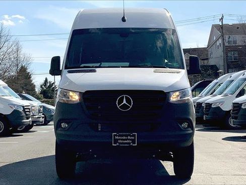 Used 2024 Mercedes-Benz Sprinter 2500 image 31