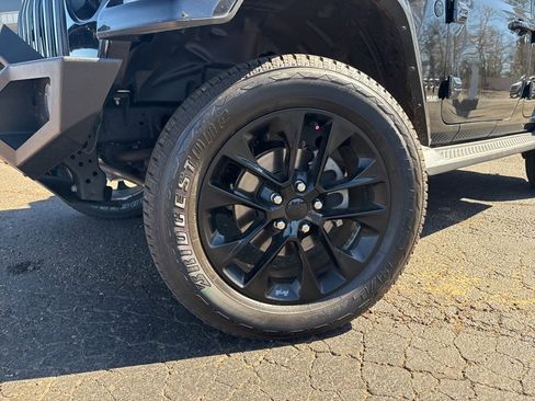 Used 2021 Jeep Wrangler Unlimited Sahara image 2