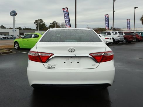 Used 2017 Toyota Camry LE image 7