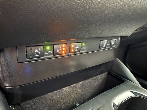 Used 2023 Lexus ES 250 w/ Premium Package image 30