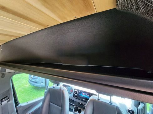 Used 2020 Mercedes-Benz Sprinter 2500 image 47