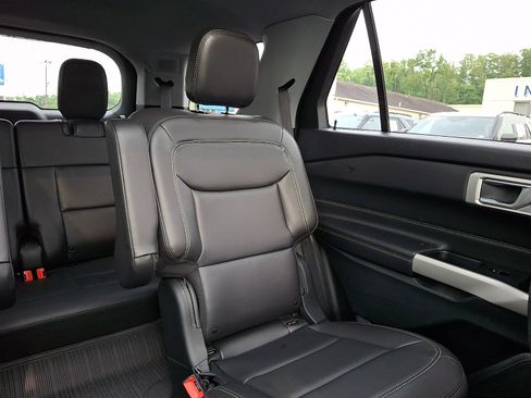 Certified 2024 Ford Explorer XLT w/ Equipment Group 202A AWD/4WD image 20