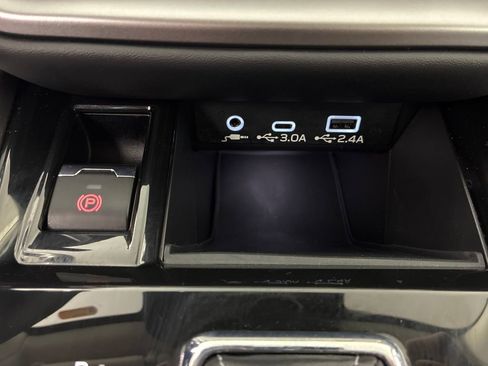 Used 2025 Subaru Outback Limited image 23