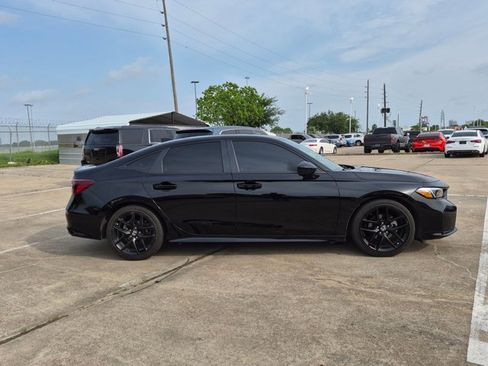 Used 2025 Honda Civic Sport image 4
