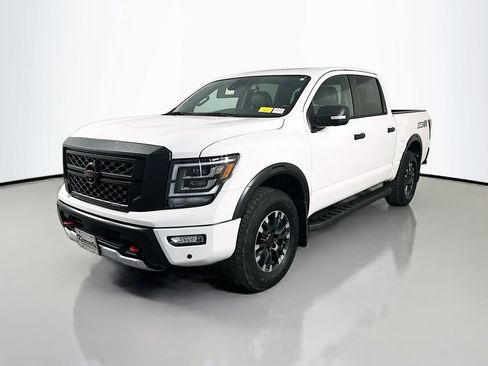 Used 2023 Nissan Titan PRO-4X w/ Pro-4x Convenience Package AWD/4WD image 3