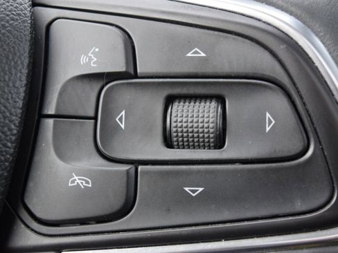 Used 2021 Buick Envision Essence FWD image 27