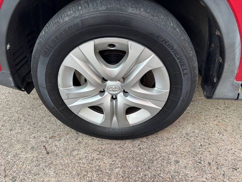 Used 2014 Toyota RAV4 LE AWD/4WD image 9