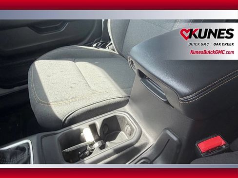 Used 2025 Jeep Wrangler Unlimited Sahara AWD/4WD image 29