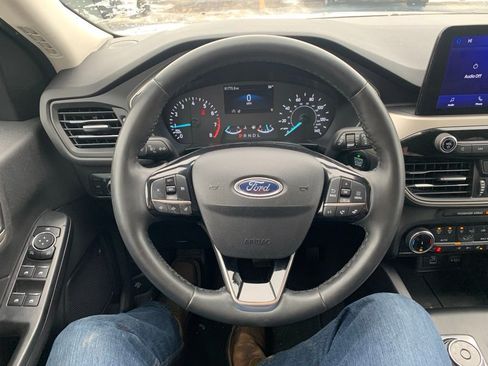 Used 2022 Ford Escape SEL image 16