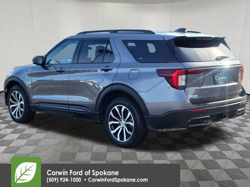 Certified 2025 Ford Explorer ST-Line image 18