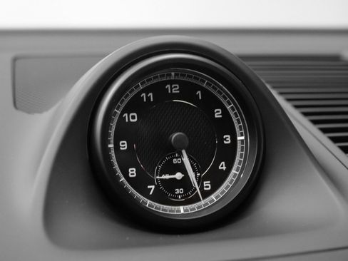 Used 2025 Porsche Macan image 40