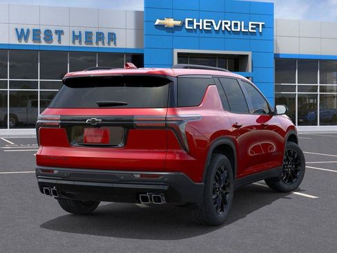 Used 2026 Chevrolet Traverse LT w/ Midnight/Sport Edition AWD/4WD image 4