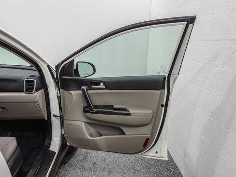 Used 2021 Kia Sportage LX FWD image 18
