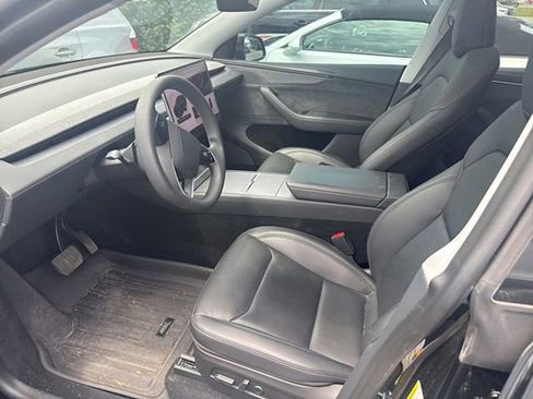 Used 2026 Tesla Model Y 2WD image 18