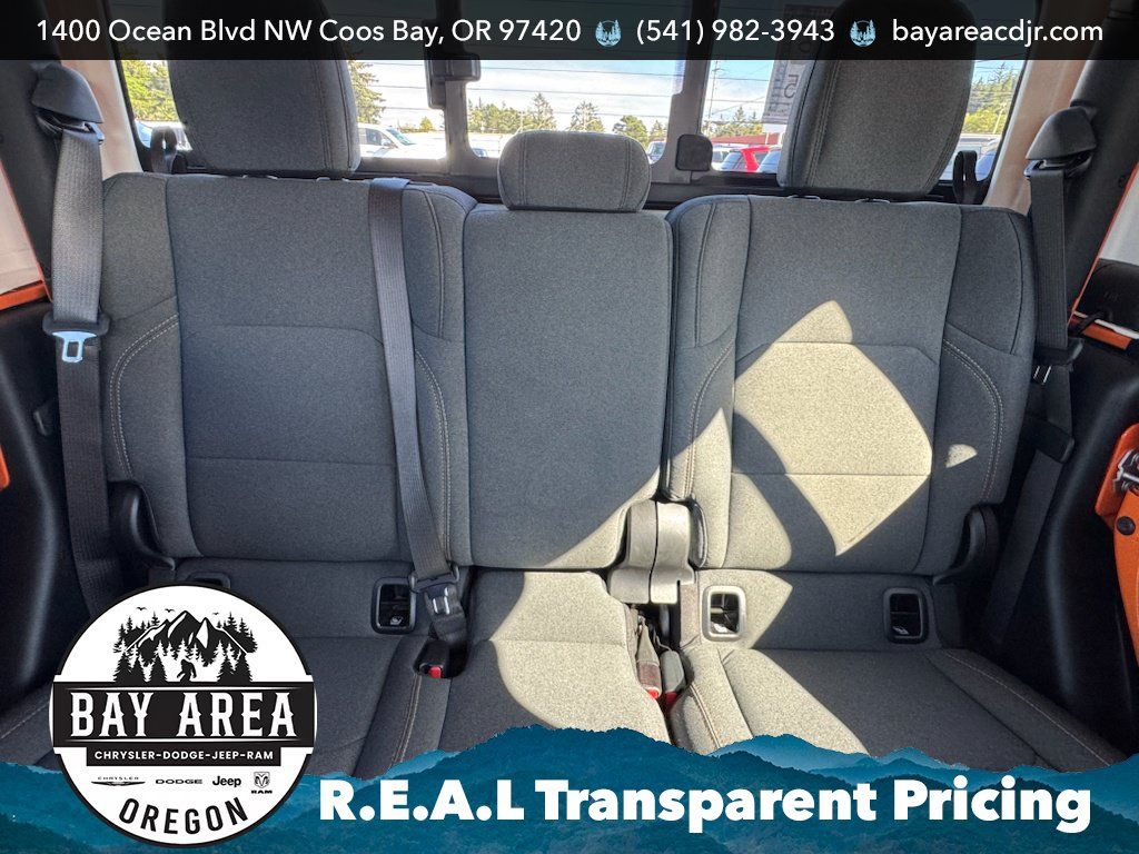 Used 2025 Jeep Gladiator Sport AWD/4WD image 17