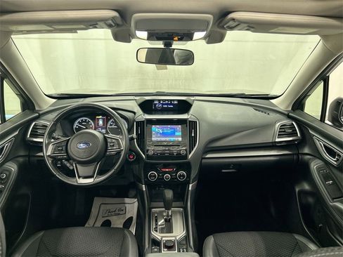 Used 2020 Subaru Forester Premium image 18