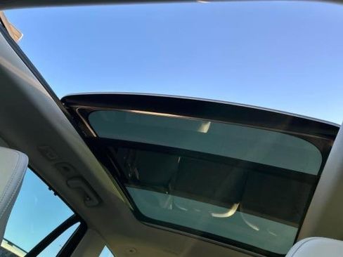 Used 2023 Volvo XC90 T8 Ultimate image 8