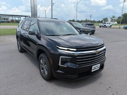 New 2026 Chevrolet Traverse LT w/ LPO, Floor Liner Package FWD image 8