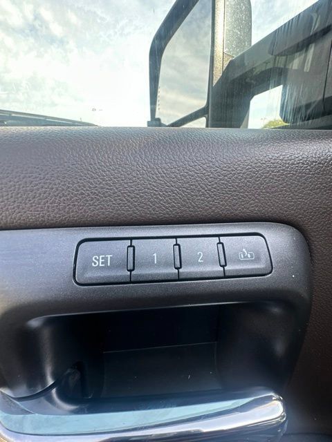 Used 2019 GMC Sierra 2500 SLT w/ Duramax Plus Package AWD/4WD image 20