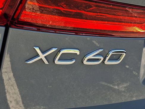 Certified 2023 Volvo XC60 B5 Ultimate w/ Climate Package AWD/4WD image 29