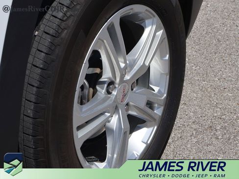 Used 2024 GMC Terrain SLE FWD image 38