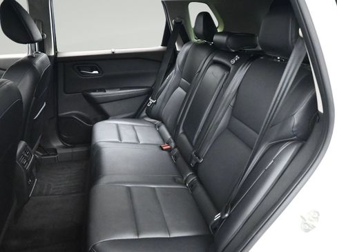 Certified 2023 Nissan Rogue SV w/ SV Premium B Package FWD image 11
