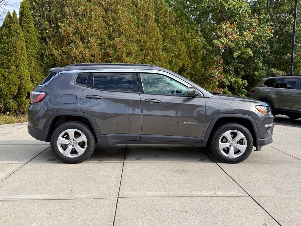 Used 2019 Jeep Compass Latitude w/ Cold Weather Group AWD/4WD image 7