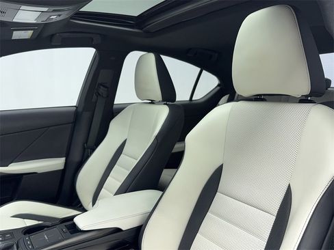 Used 2022 Lexus IS 350 F Sport image 33
