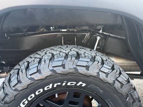 Used 2019 Toyota Tacoma TRD Off-Road image 69