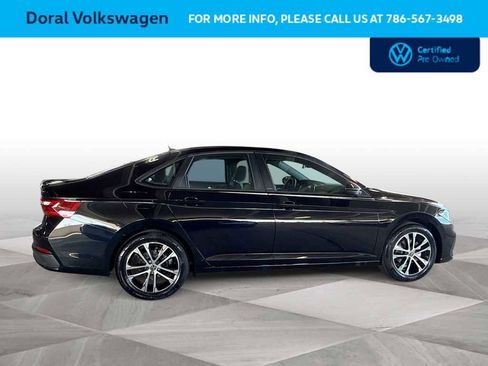 Used 2025 Volkswagen Jetta Sport image 9