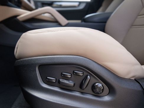 New 2026 Porsche Cayenne Coupe AWD/4WD image 23