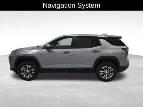 New 2026 Chevrolet Equinox LT image 2