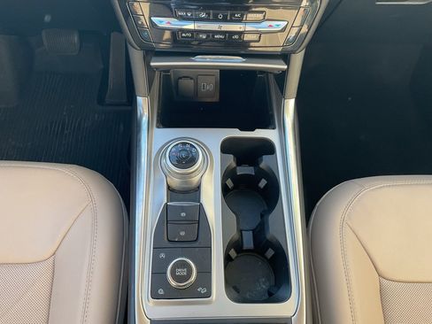 Used 2023 Ford Explorer Limited w/ Equipment Group 301A image 18