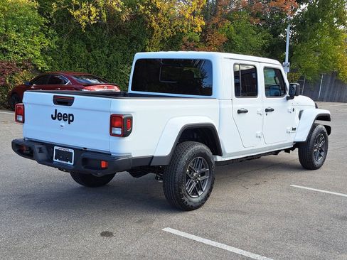 New 2026 Jeep Gladiator Sport AWD/4WD image 4