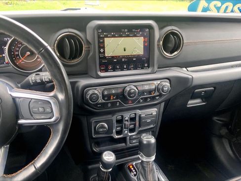 Used 2021 Jeep Wrangler Unlimited Sahara AWD/4WD image 6