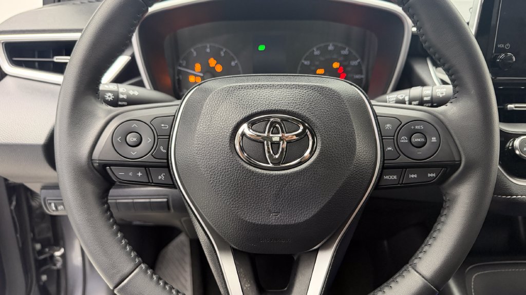 Certified 2025 Toyota Corolla SE FWD image 19