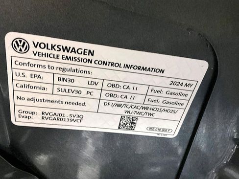 Used 2024 Volkswagen Taos SE image 38