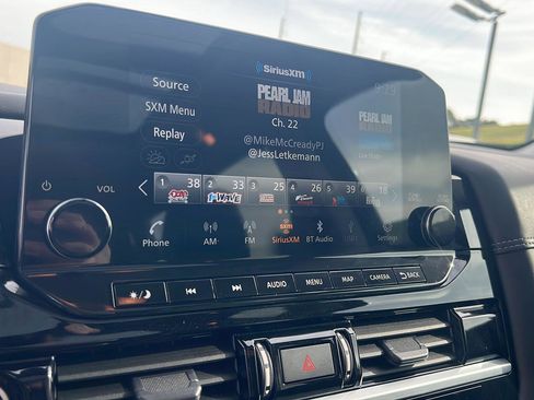 Used 2023 Nissan Pathfinder Platinum AWD/4WD image 26