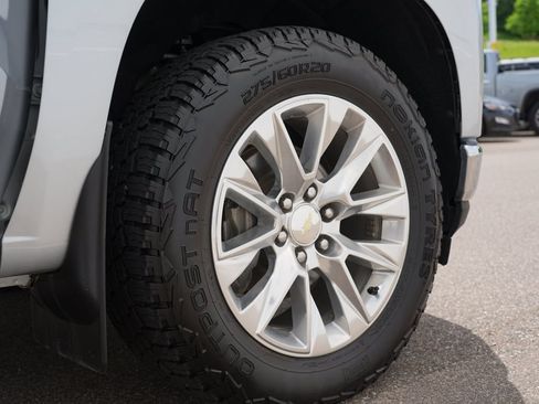 Used 2019 Chevrolet Silverado 1500 LTZ w/ LTZ Premium Package AWD/4WD image 31