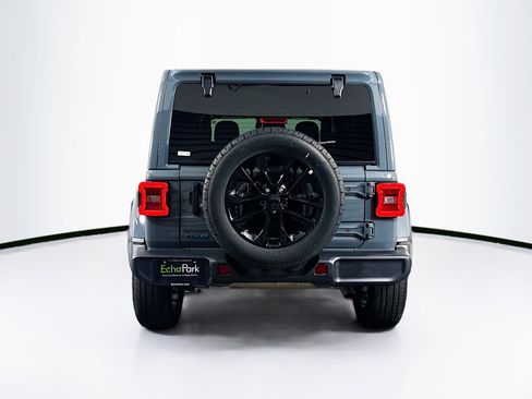 Used 2025 Jeep Wrangler Unlimited Sahara AWD/4WD image 7