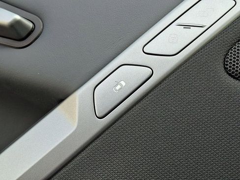 Certified 2026 BMW iX xDrive45 w/ M Sport Package image 27